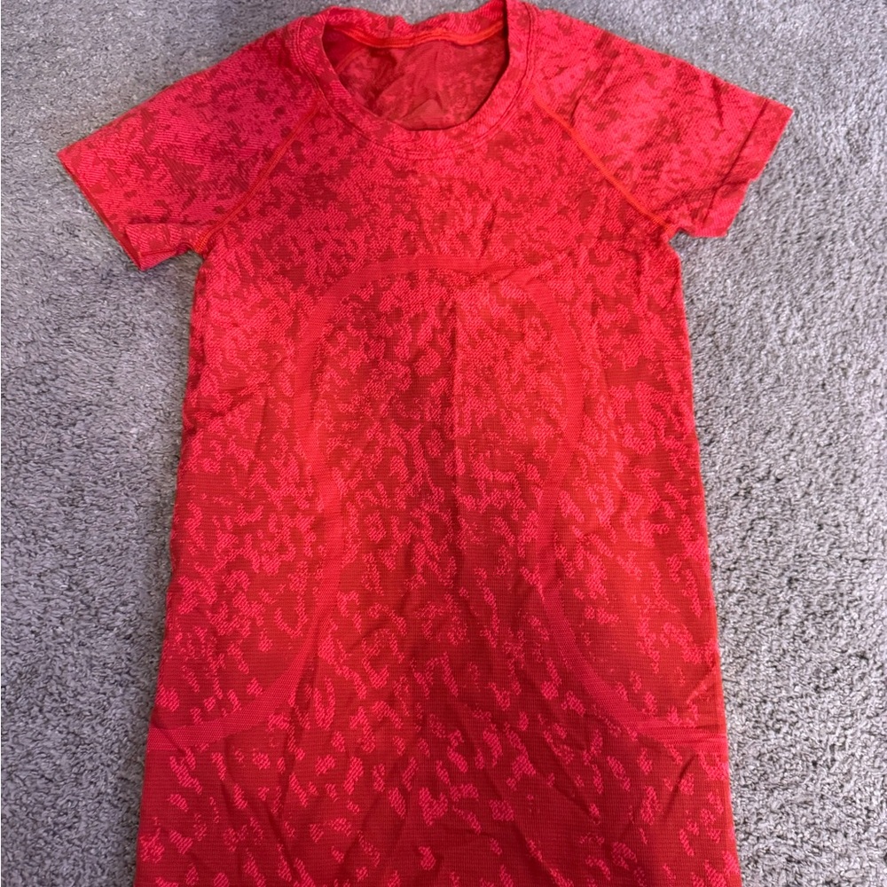 lululemon athletica Red Short Sleeve Tee